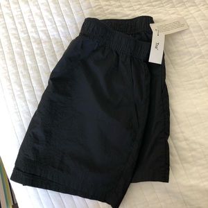 Aritzia TNA Athleisure Black Jogger Claremont Sport Lounge Shorts Never Worn